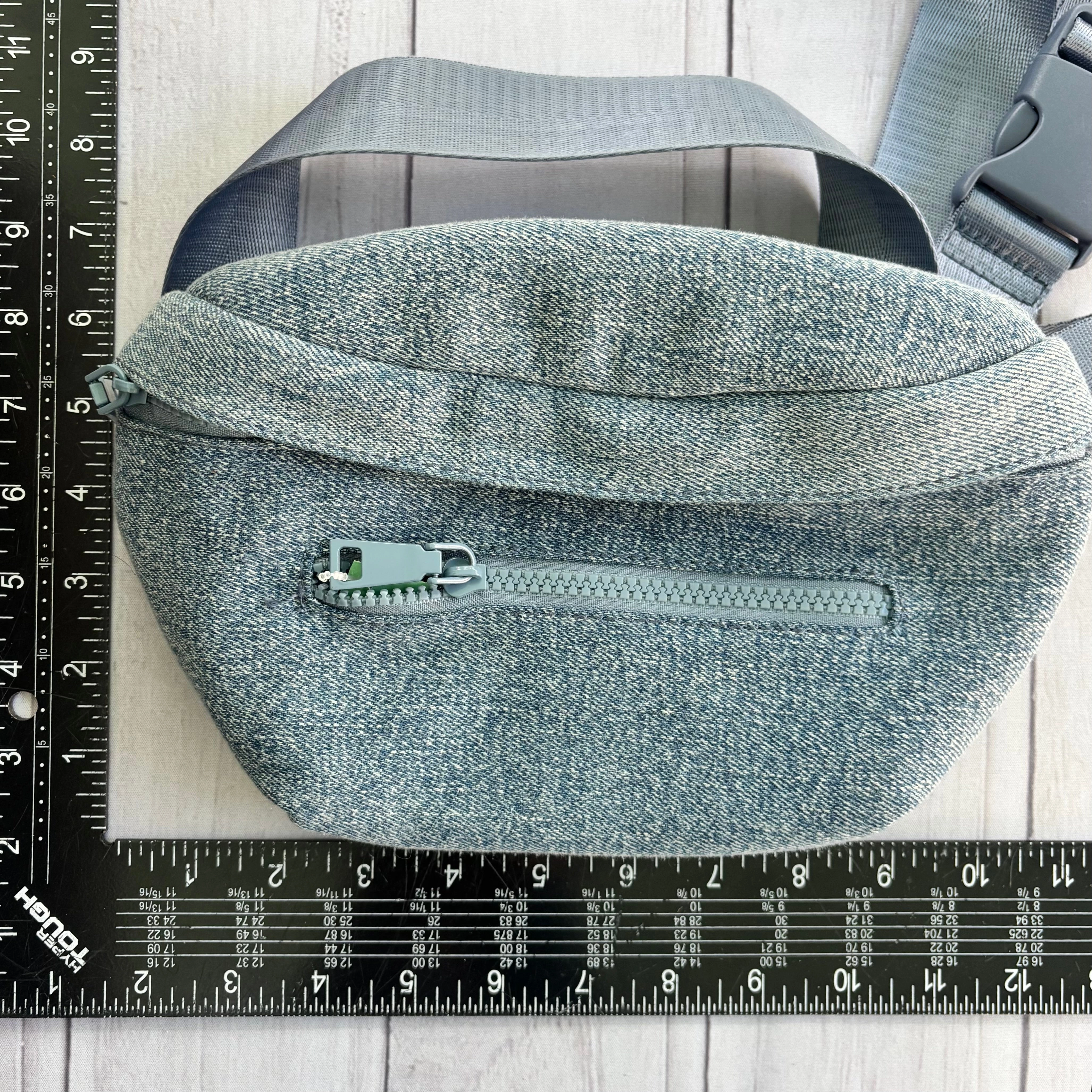 Belt Bag By Urban Expressions, Size: Medium