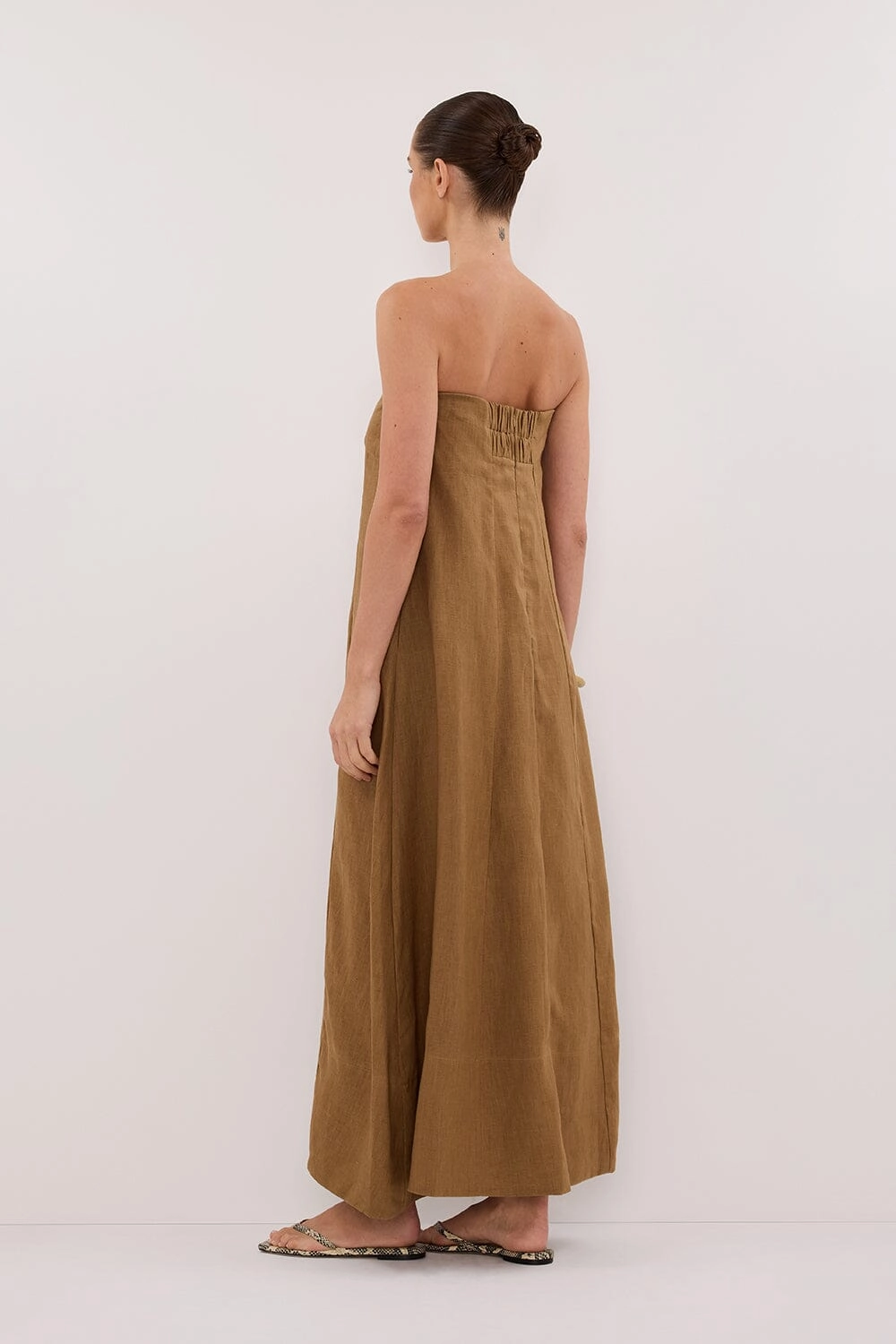 KINSLEY FERN LINEN STRAPLESS MIDI DRESS