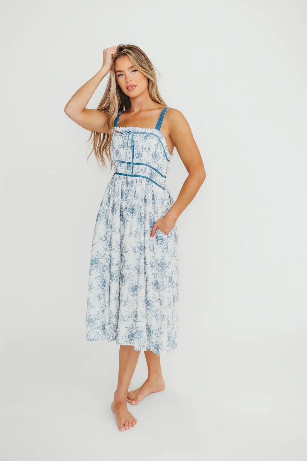 Olsen Midi Dress in Blue/White