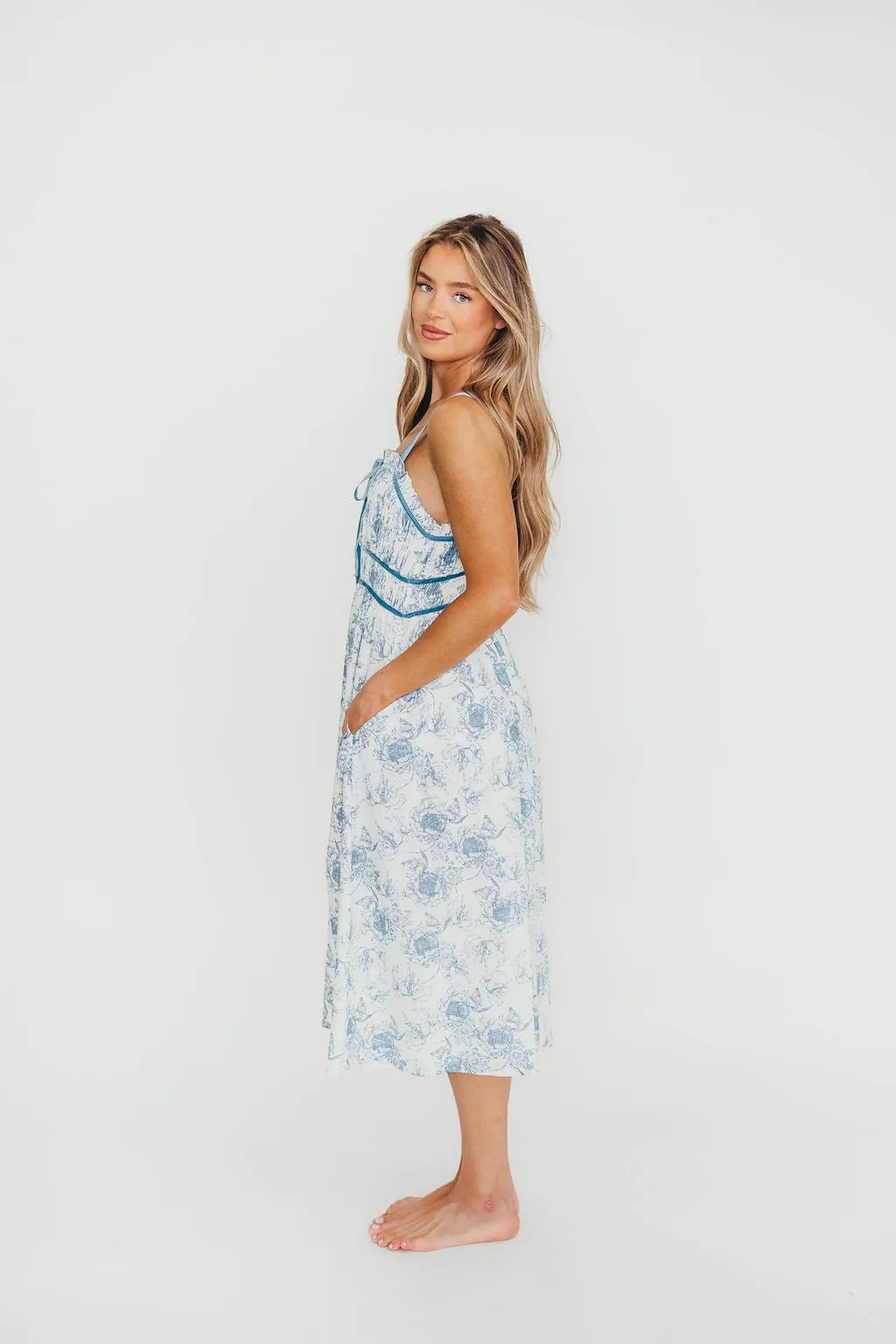Olsen Midi Dress in Blue/White