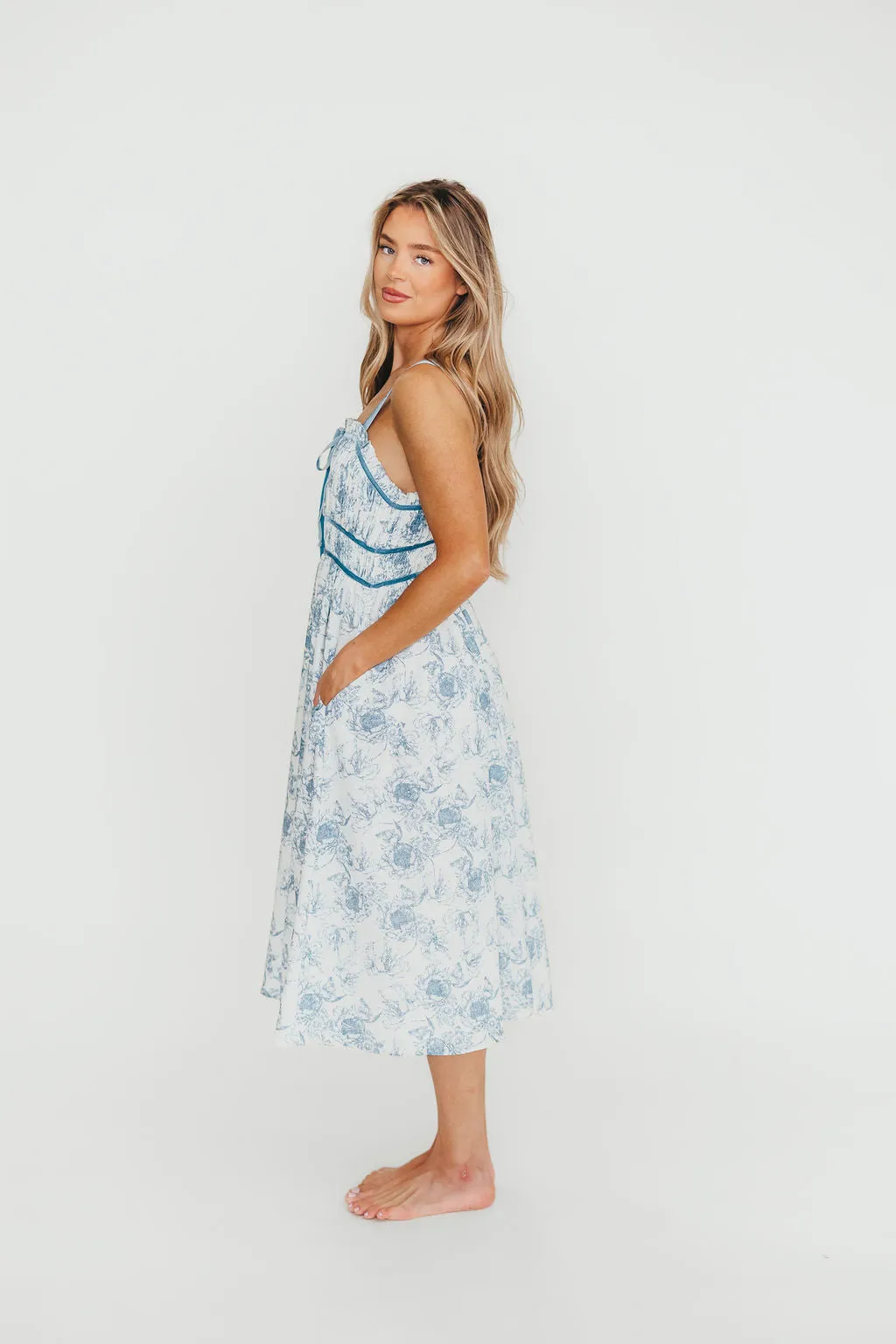 Olsen Midi Dress in Blue/White