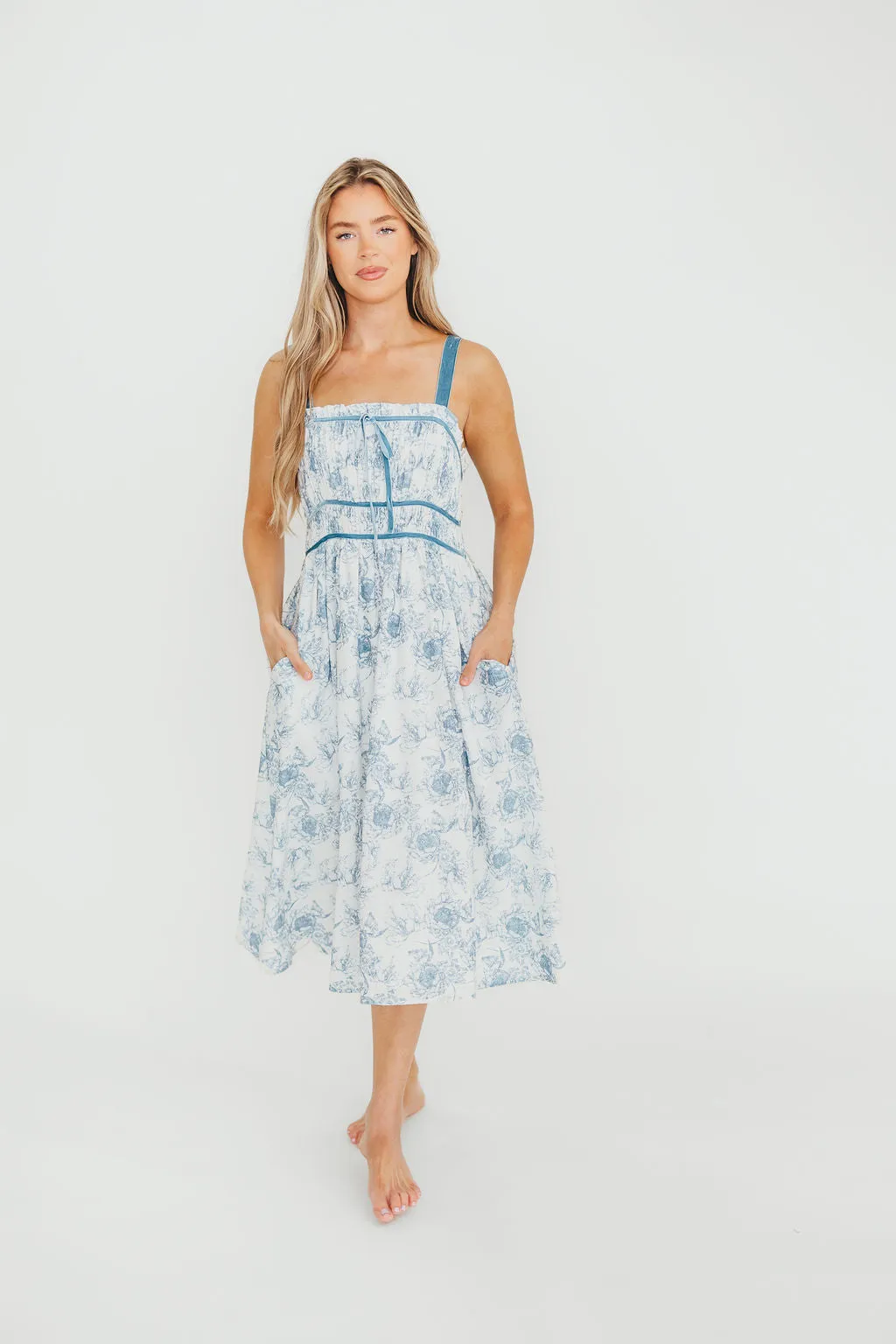 Olsen Midi Dress in Blue/White
